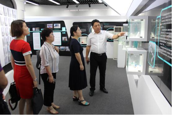 國家藥監局政策法規司副司長一行來公司調研